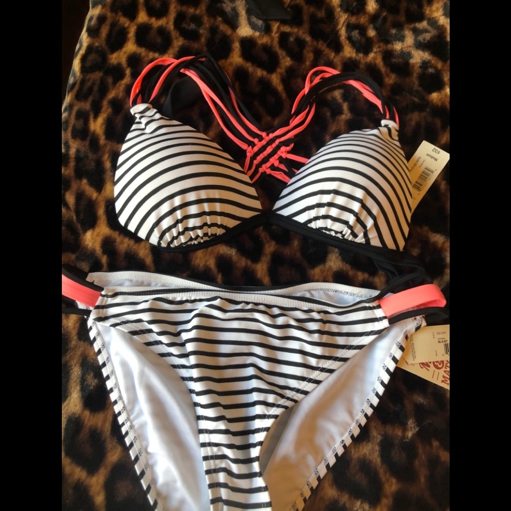 Black and white, NWT bikini